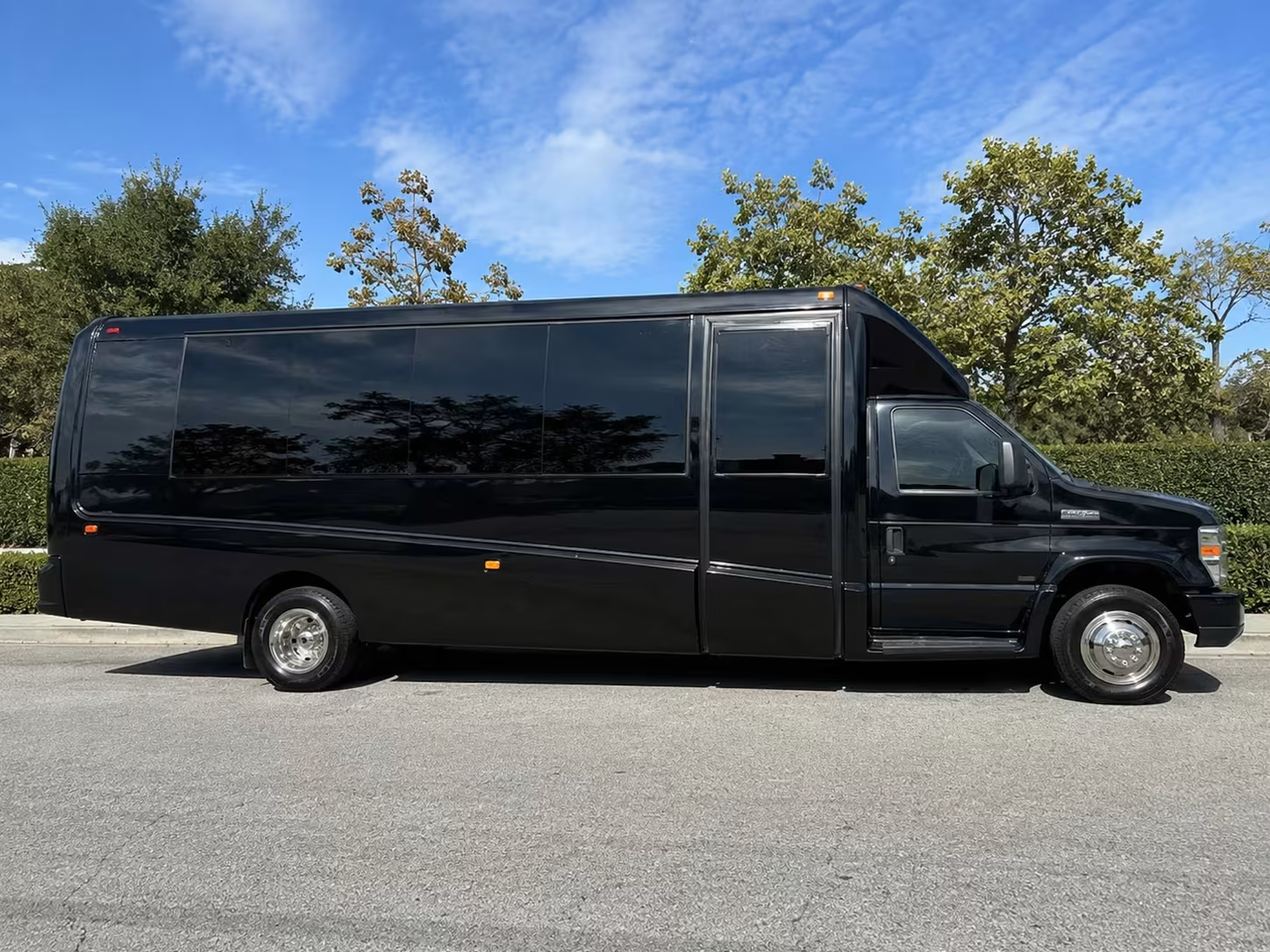 south san francisco minibus rentals for sfo and dinner stops
